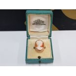 A 9CT YELLOW GOLD CAMEO RING SIZE K 1/2 5.1G GROSS