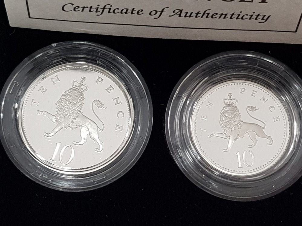 1990 ROYAL MINT TWO COIN 5P SILVER PROOF SET TOGETHER WITH 1992 ROYAL MINT 2 COIN 10P SET BOTH IN - Image 5 of 7