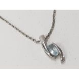 9CT WHITE GOLD AQUAMARINE PENDANT AND CHAIN, 2.3G