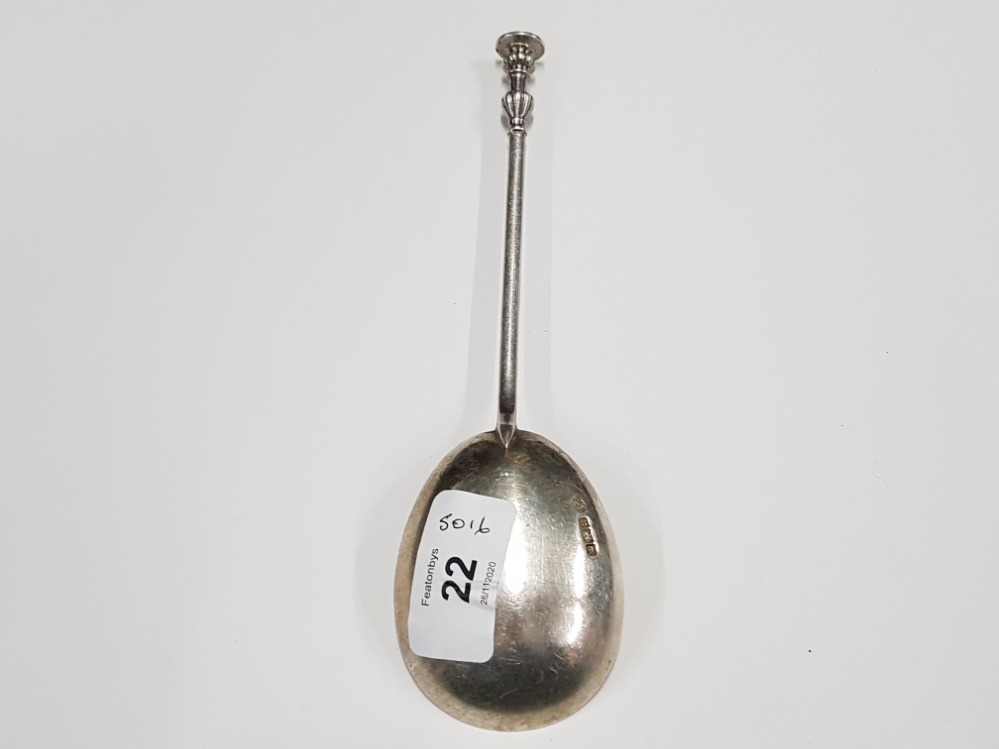 17TH CENTURY STYLE ANTIQUE LARGE SEAL TOP SPOON 7 1/2 BY WILLIAM HUTTON AND SONS SHEFFIELD 1912 53. - Image 2 of 3