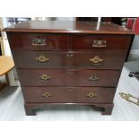 A GEORGIAN MAHOGANY CHEST OF DRAWERS TWO SHORT AND THREE LONG RAISED ON BRACKET FEET 94.5 X 89.5 X