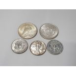 2 USA SILVER DOLLAR COINS 1900 1923 TOGETHER WITH 3 SILVER HALF DOLLAR COINS DATING 1942 1973 1974