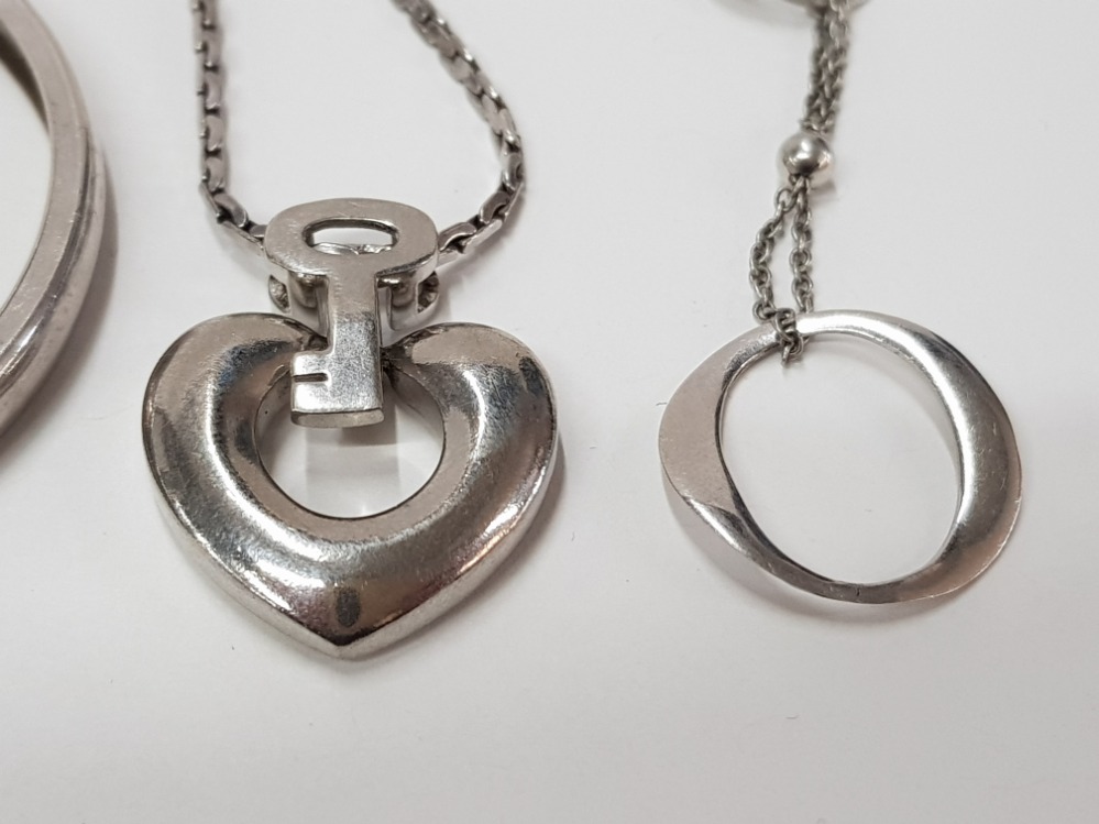 2 SILVER RINGS, 1 PAIR OF SILVER EARRINGS, 1 SILVER NECKLACE AND ANOTHER SILVER NECKLACE WITH - Image 2 of 7