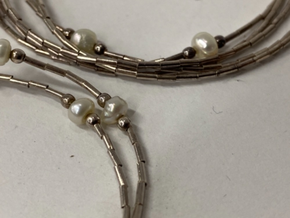 SILVER AND FRESHWATER PEARL NECKLET AND MATCHING BRACELET, 12.2G - Bild 2 aus 2