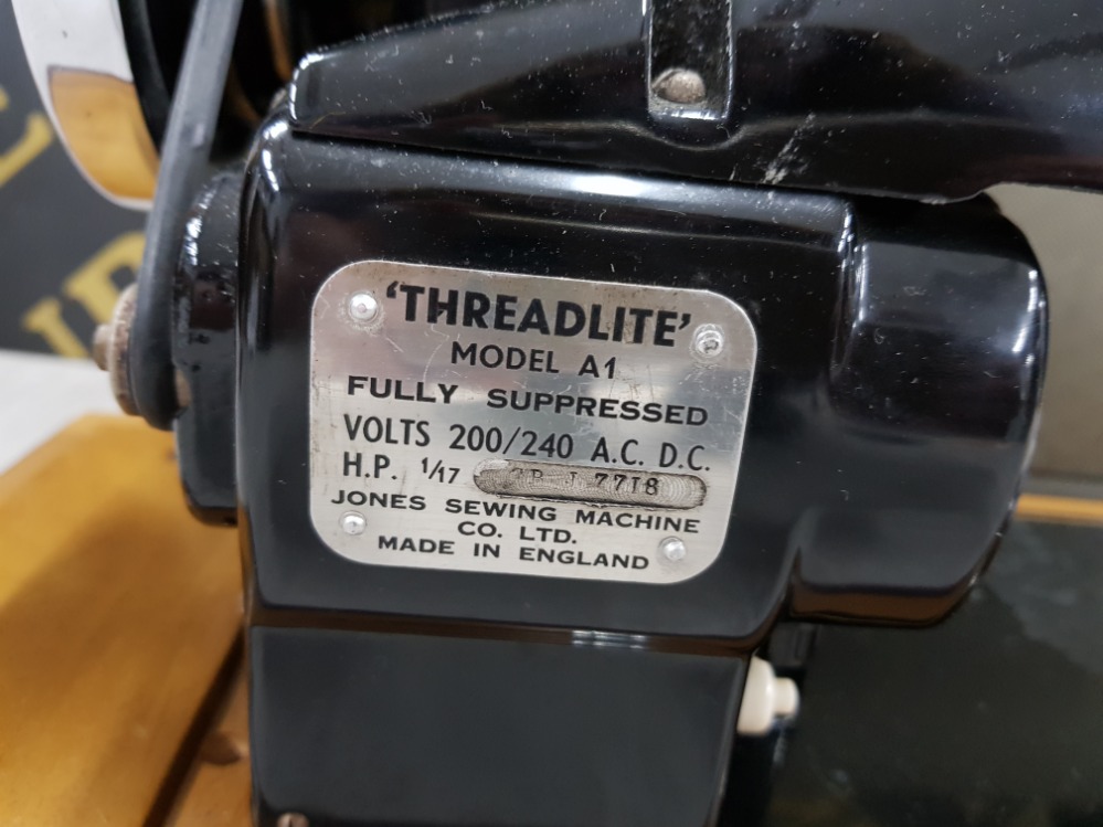 A VINTAGE JONES THREADLITE A1 SEWING MACHINE CASED - Image 2 of 2