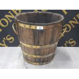 MID 20TH CENTURY OAK AND BRASS COOPERED LOG BUCKET WITB TWIN HANDLES 37 X 38CM