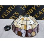 A LARGE TIFFANY STYLE CEILING LIGHT WITH BUTTERFLY DECORATION 43CM DIAMETER