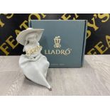 LLADRO FIGURE 7041 FRAGRANT BOUQUET WITH ORIGINAL BOX