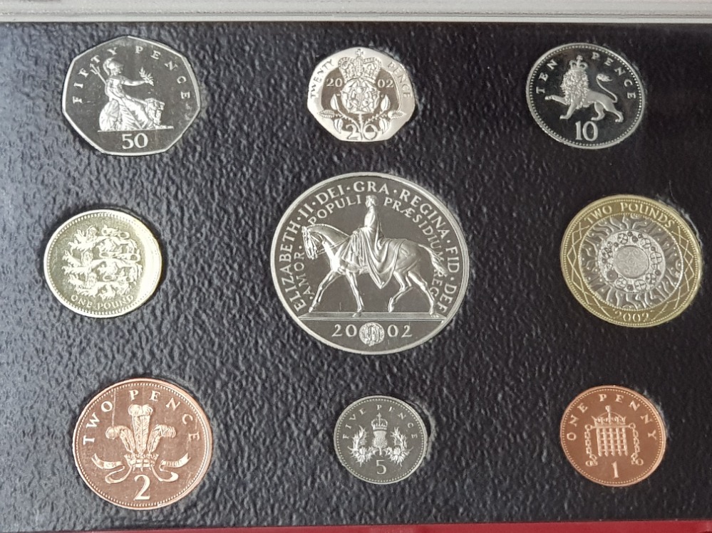 2 ROYAL MINT UK 2001 AND 2002 PROOF YEAR SETS COMPLETE IN ORIGINAL CASES WITH CERTIFICATES - Bild 2 aus 6