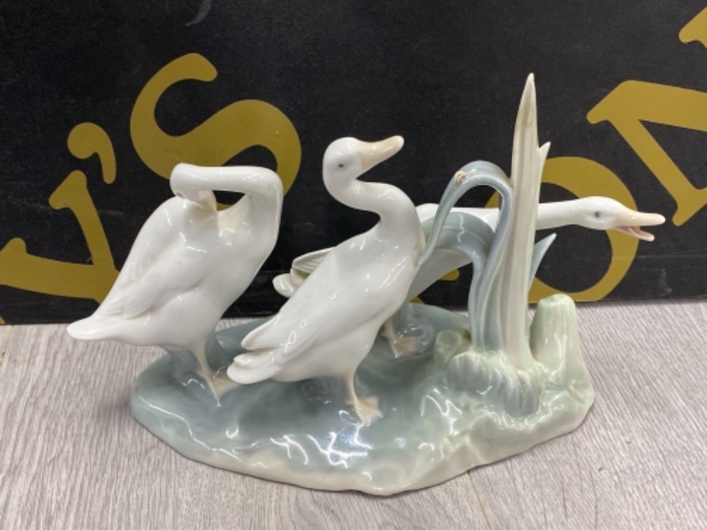 LLADRO GROUP FIGURE 4549 THREE GEESE