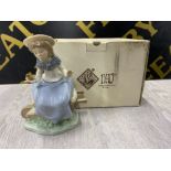 NAO BY LLADRO FIGURE 1106 FRIENDLY ADVICE, WITH ORIGINAL BOX