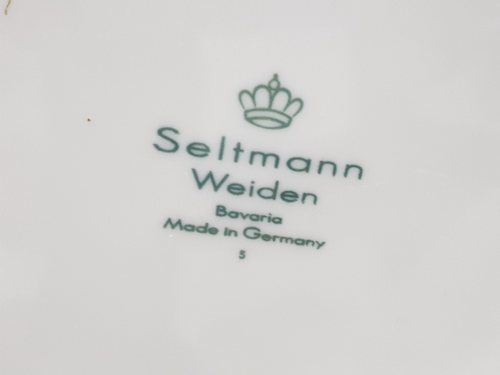 BOX OF CERAMICS INCLUDING SELTMANN WEIDER AND WEDGEWOOD QUEENS WARE - Image 2 of 3