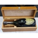 BOTTLE OF CUVEE DOM PERIGNON 1973 CHAMPAGNE, MOET ET CHANDON A EPERNAY, 750ML, WITH ORIGINAL BOX