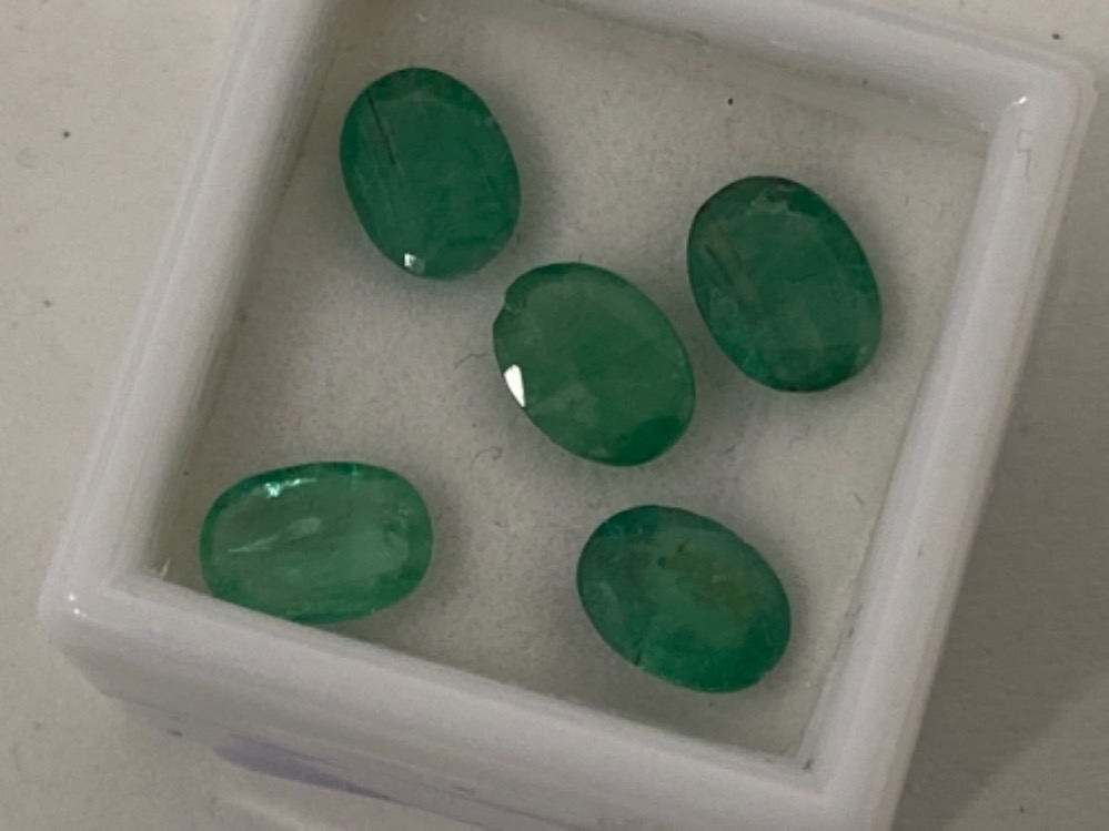 5.83 CARATS EMERALDS - OVAL CUTS, 5 IN TOTAL - Image 2 of 2