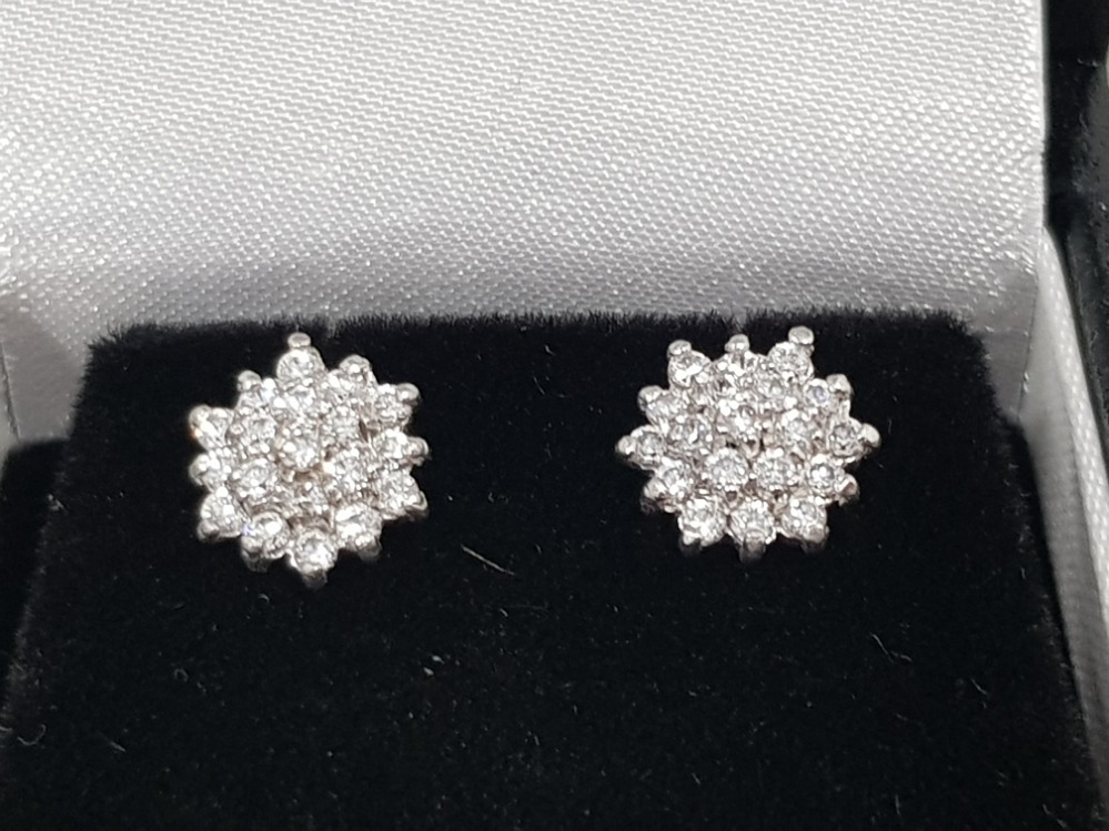 9CT WHITE AND YELLOW GOLD DIAMOND CLUSTER STUD EARRINGS