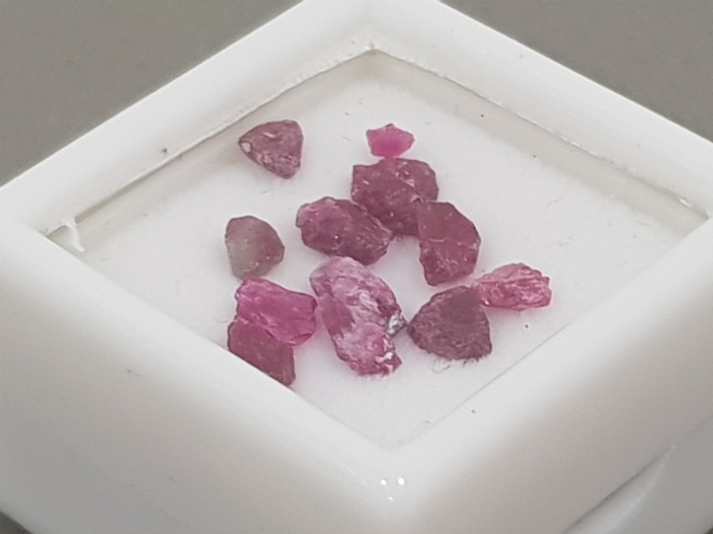 3.31 CARATS ROUGH NATURAL RUBY