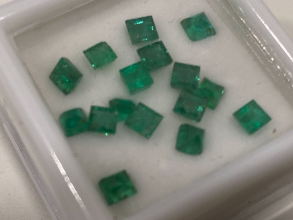 2.72 CARATS EMERALDS - SQUARE CUTS - Image 2 of 2