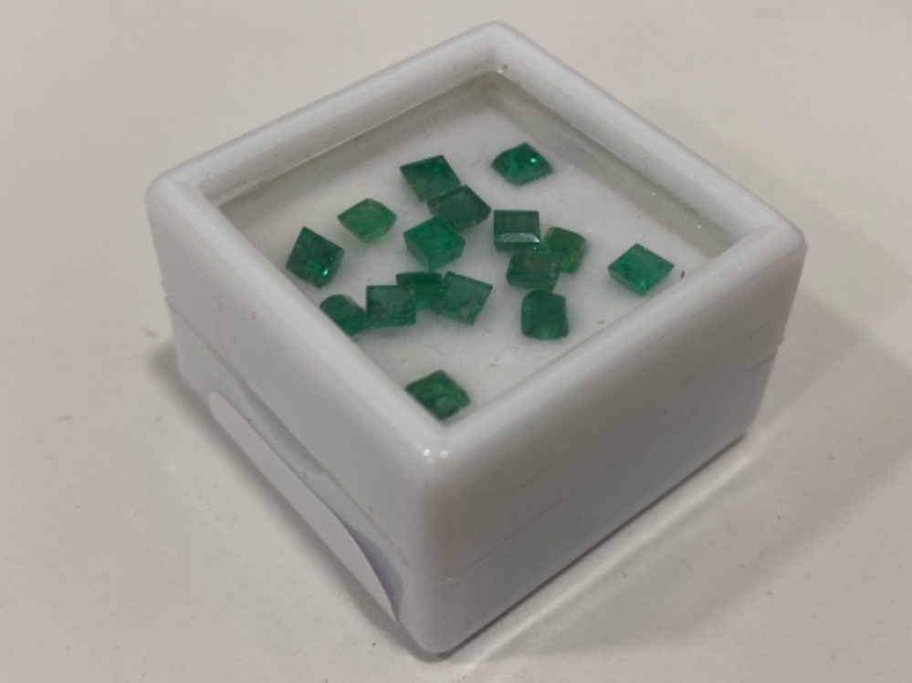 2.72 CARATS EMERALDS - SQUARE CUTS