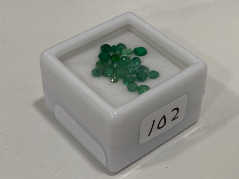 2.36 CARATS EMERALDS - MIXED ROUND CUTS