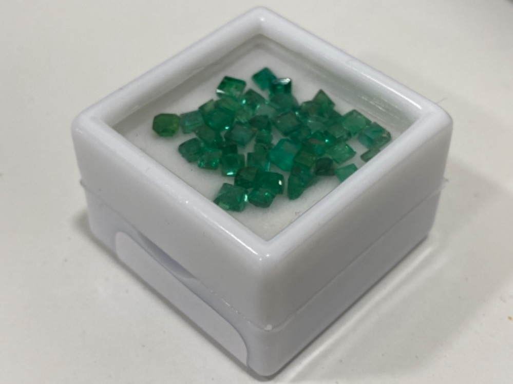 4.86 CARATS EMERALDS - SQUARE CUTS