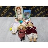 2 BOXED PORCELAIN HEADED DOLLS INCLUDES ANNE AND DOLL LAMP PLUS 4 UNBOXED PORCELAIN HEADED DOLLS