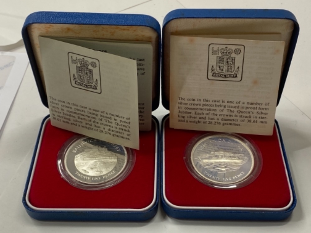 TWO SILVER QUEEN ELIZABETH II CROWNS INCLUDES 1977 SILVER JERSEY 25P COIN AND 1977 SILVER TRISTAN DA - Image 4 of 4