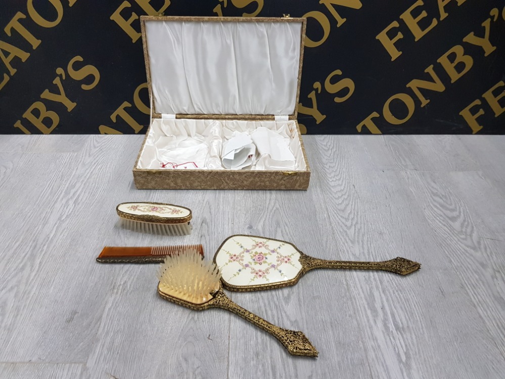 THE REGENT 4 PIECES VANITY SET WITH REMOVABLE BRUSH IN ORIGINAL CASE