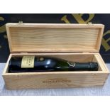 BOTTLE OF BOLLINGER R.D. EXTRA BRUT, VINTAGE 1990 CHAMPAGNE, 75CL, IN ORIGINAL WOODEN BOX