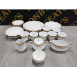 A LARGE QUANTITY OF NORITAKE LOXLEY PATTERNED DINNER SERVICE