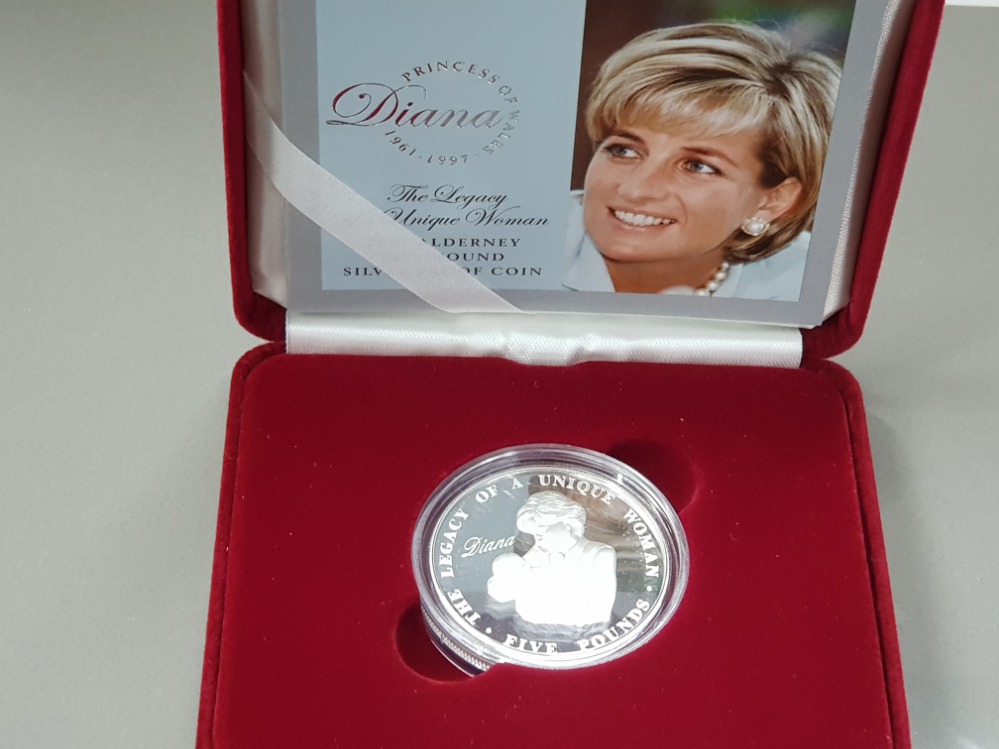 5 POUND CROWN SILVER PROOF DIANA COIN, BOXED 2007 ALDERNEY WITH COA IN ORIGINAL PACKING AND CASE, - Image 3 of 4