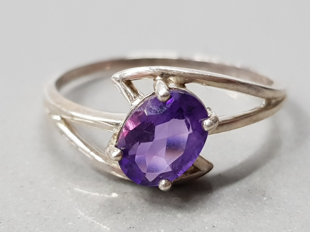 SILVER SOLITAIRE AMETHYST RING 1.8G GROSS SIZE Q 1/2