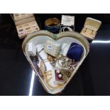 BOX OF COSTUME JEWELLERY INCLUDING EARRINGS, BRACELETS, NECKLACES ETC