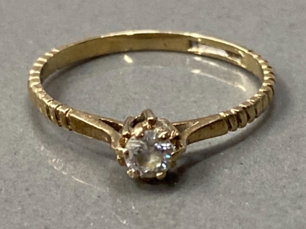 9CT GOLD CZ SOLITAIRE RING 1.9G SIZE N