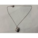 SILVER HEART SHAPED LOCKET BEAUTIFULLY ETCHED ON CHAIN 4.2G