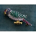 AN 18CT WHITE AND YELLOW GOLD DIAMOND EMERALD RUBY AND SAPPHIRE PARROT PATTERN BROOCH,4CM LONG 5.