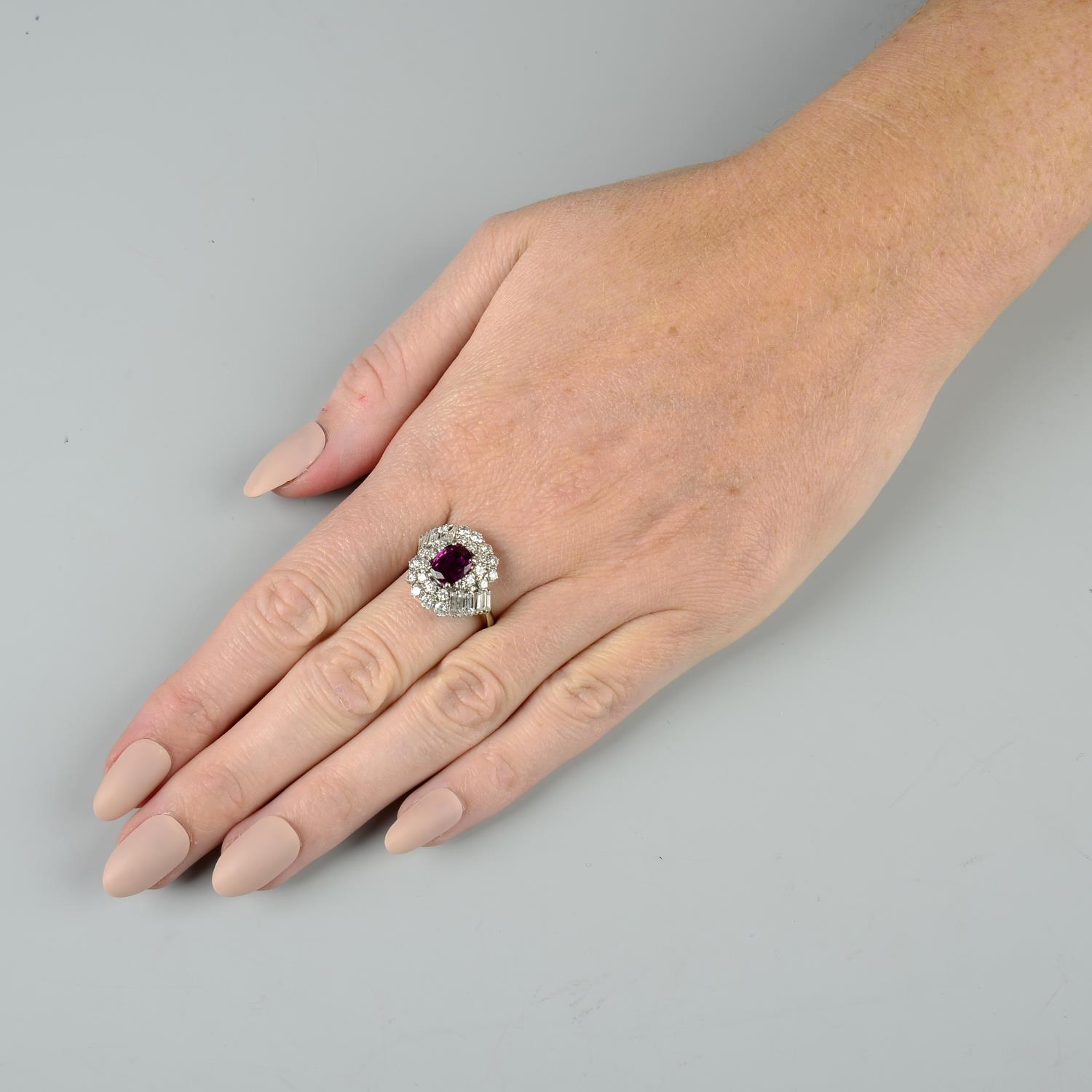 A ruby and vari-cut diamond dress ring.Ruby calculated weight 1.52cts, - Image 3 of 6