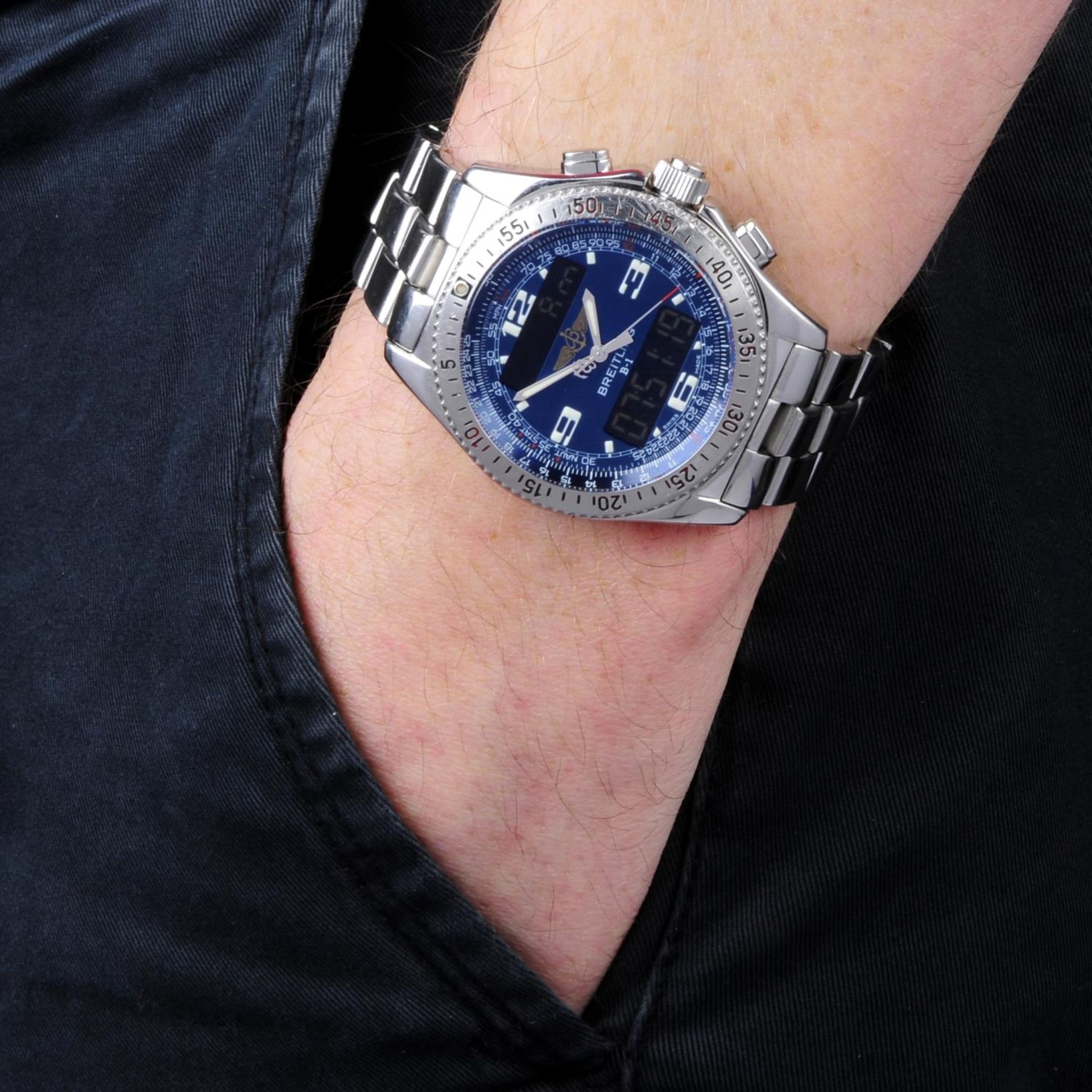BREITLING - a gentleman's Professional B-1 bracelet watch. - Bild 4 aus 4
