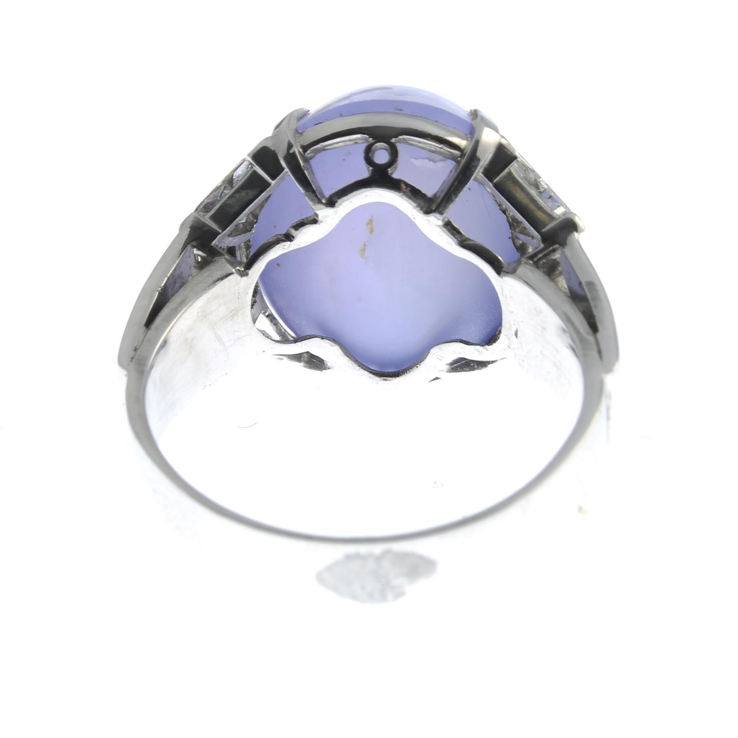 A star sapphire cabochon ring, with vari-cut diamond shoulders. - Image 2 of 6