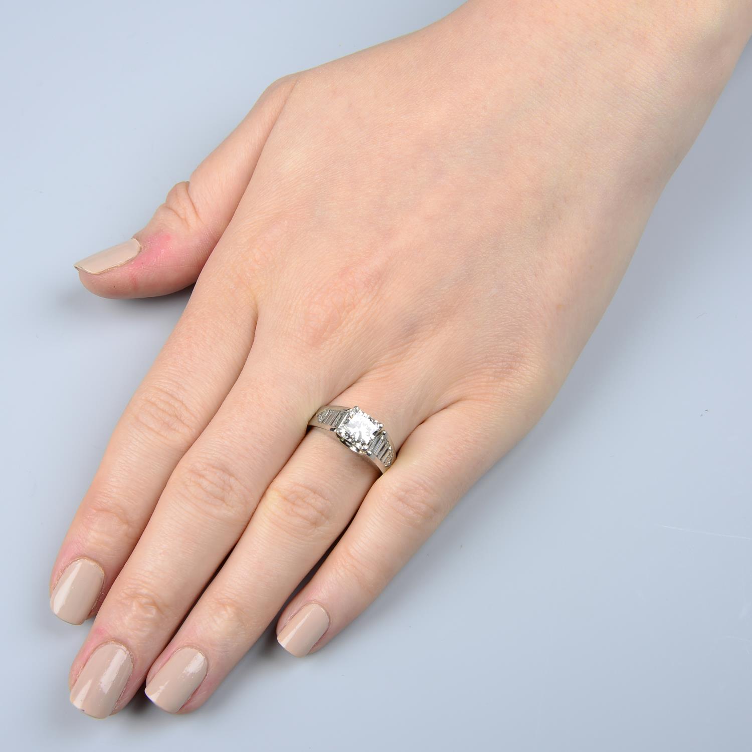 A square-shape diamond single-stone ring, - Image 5 of 5