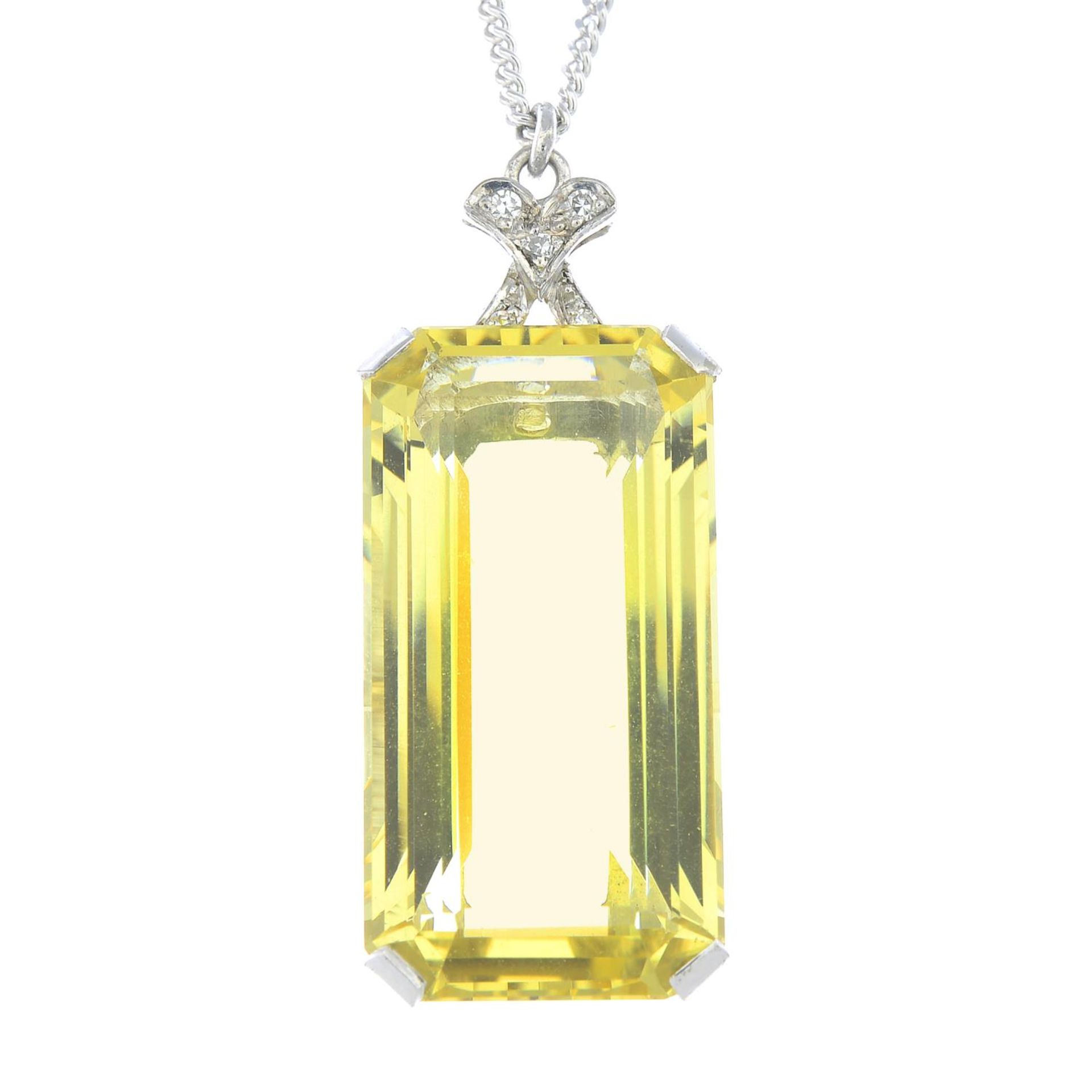A heliodor and diamond pendant, on chain. - Image 4 of 5