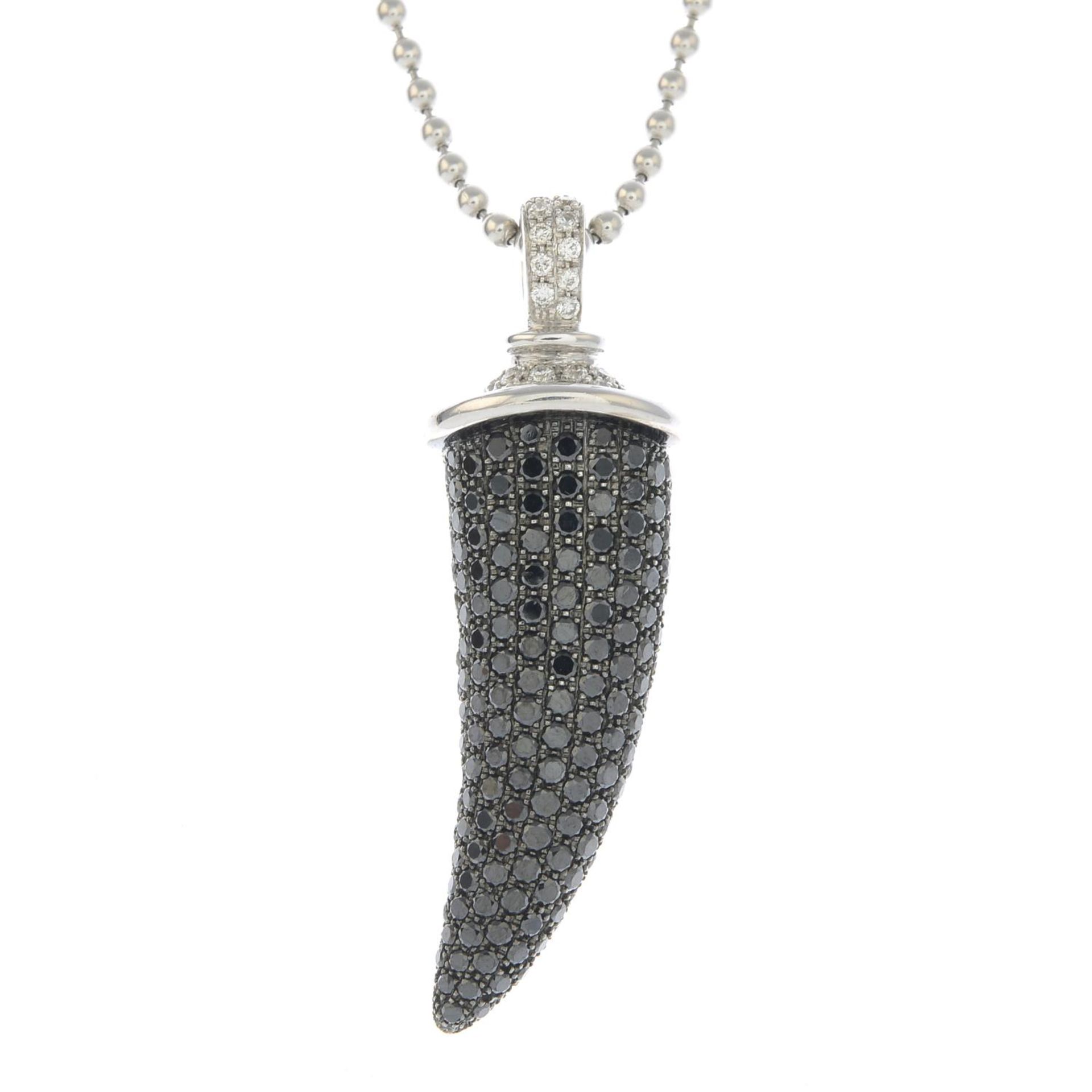 An 18ct gold diamond and black diamond 'Horn' pendant, - Bild 2 aus 5