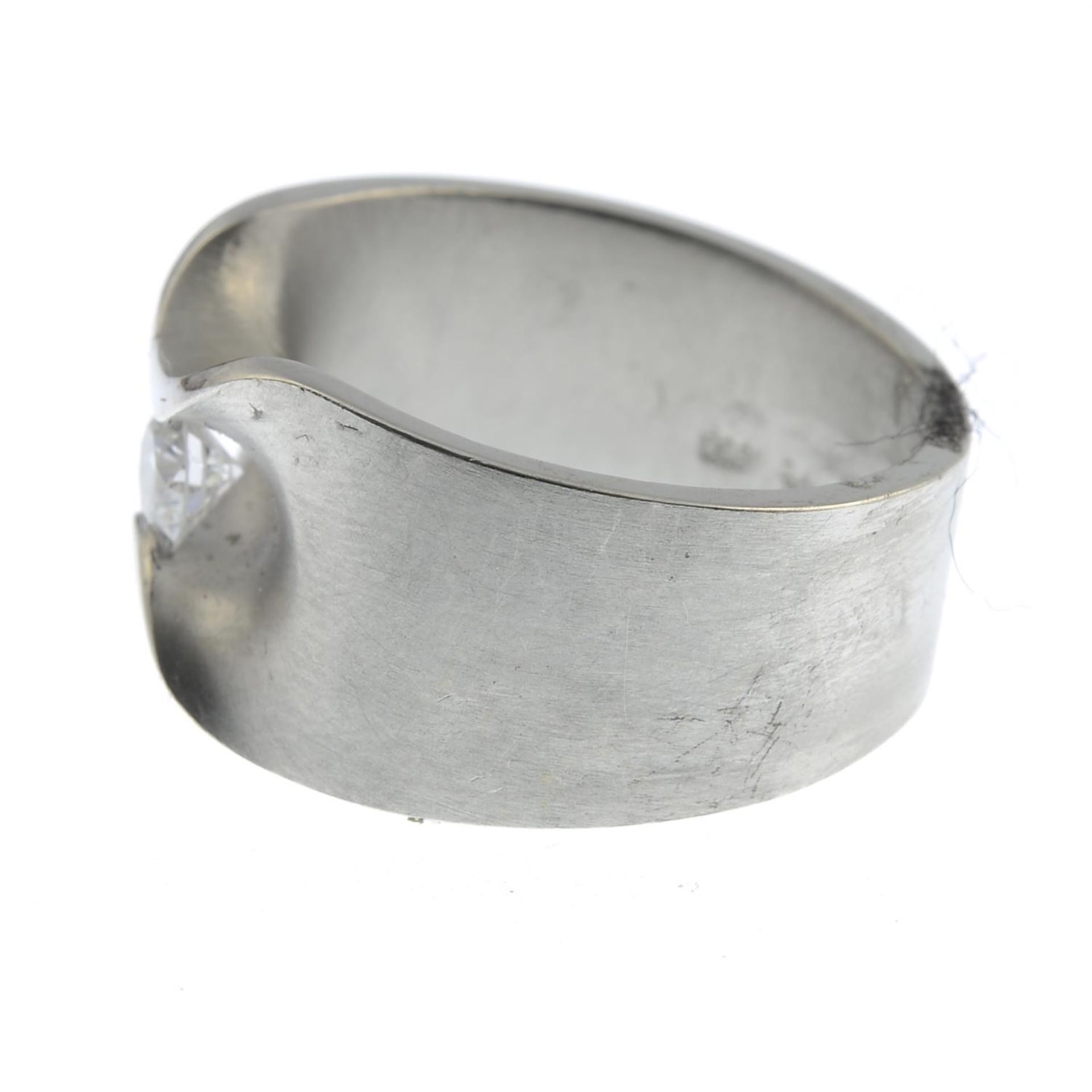 A platinum brilliant-cut diamond dress ring.Estimated diamond weight 0.30ct, - Bild 3 aus 3