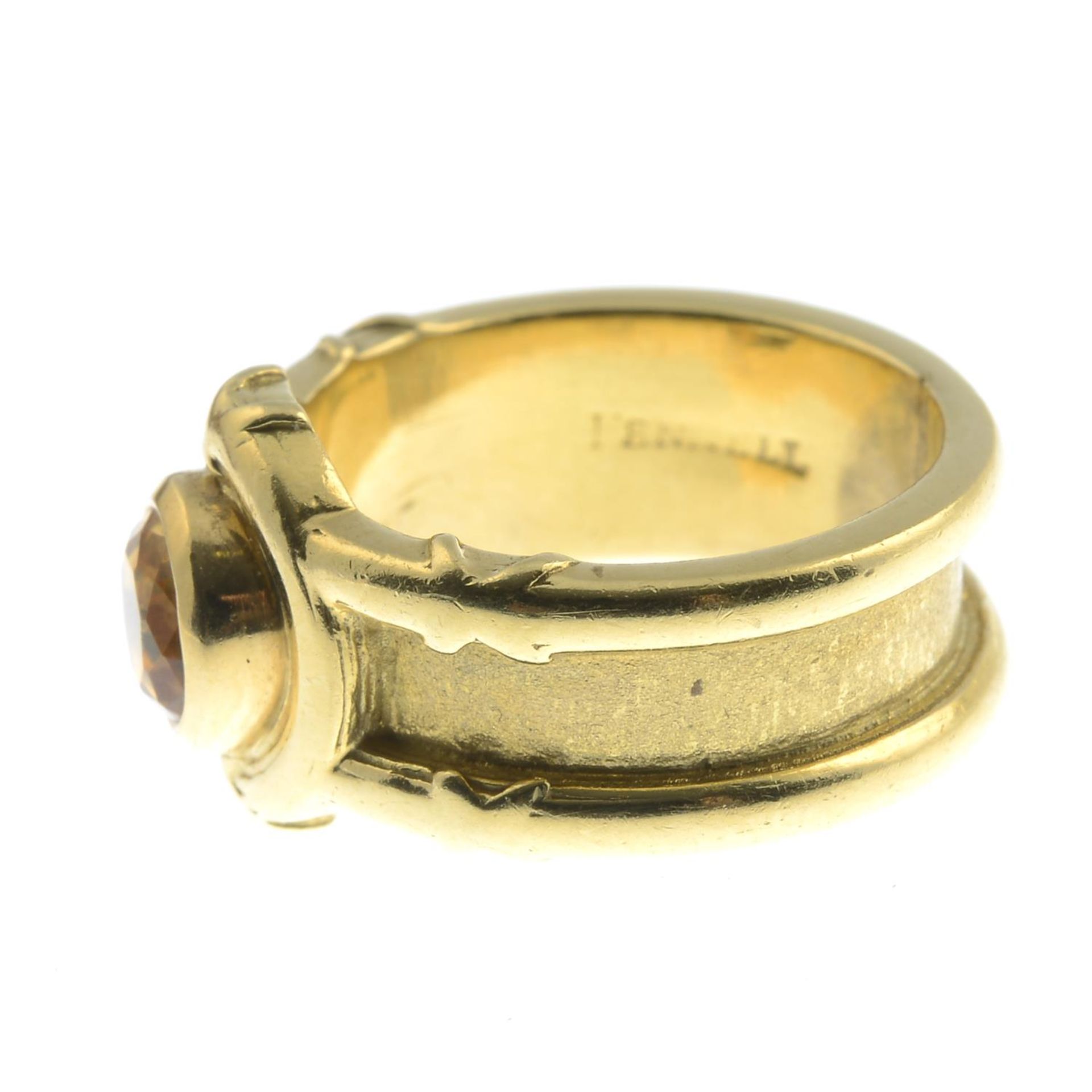 An 18ct gold circular-shape citrine ring, - Bild 3 aus 3