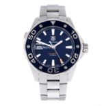 TAG HEUER - a gentleman's Aquaracer Calibre 5 bracelet watch.