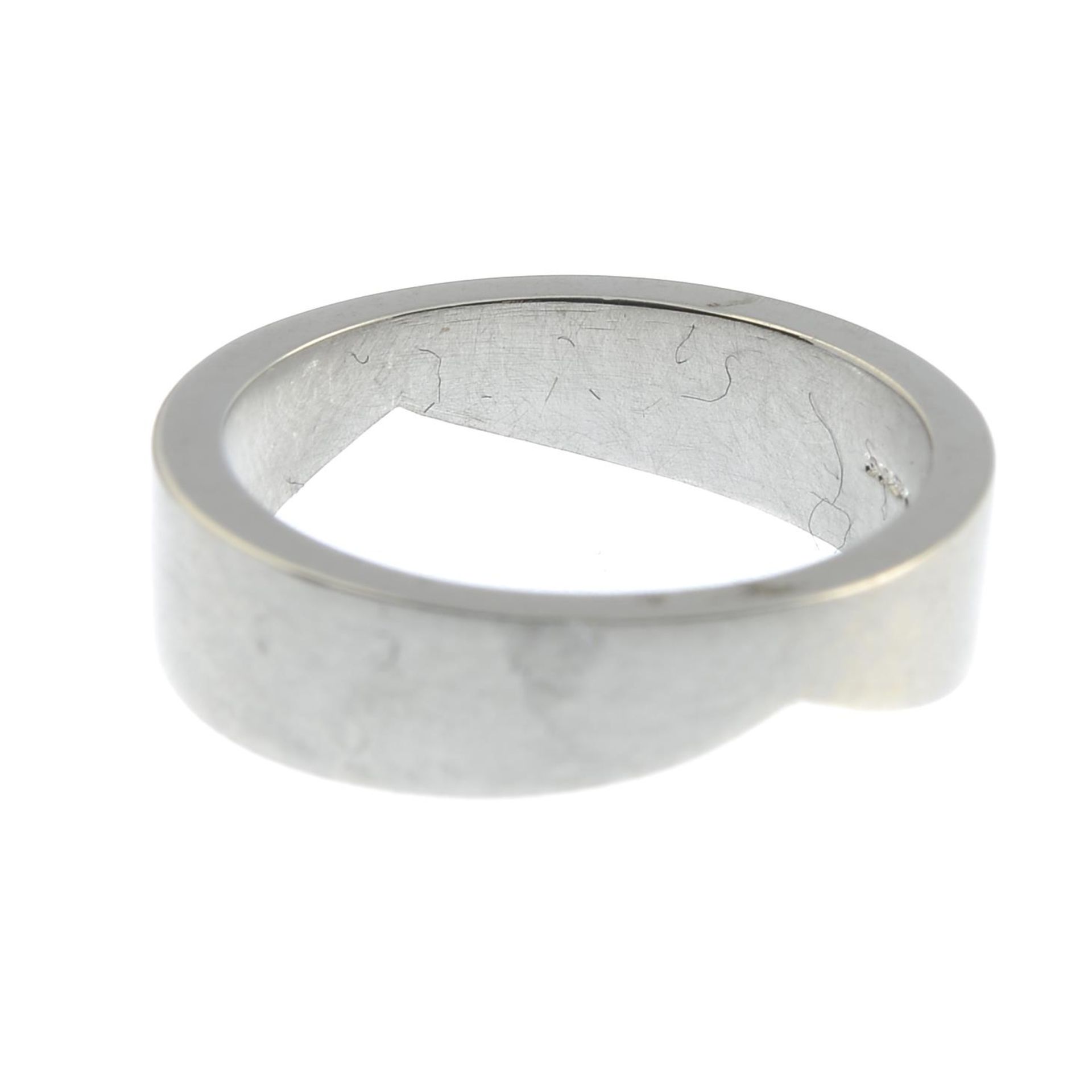 A platinum shaped band ring, - Bild 2 aus 3