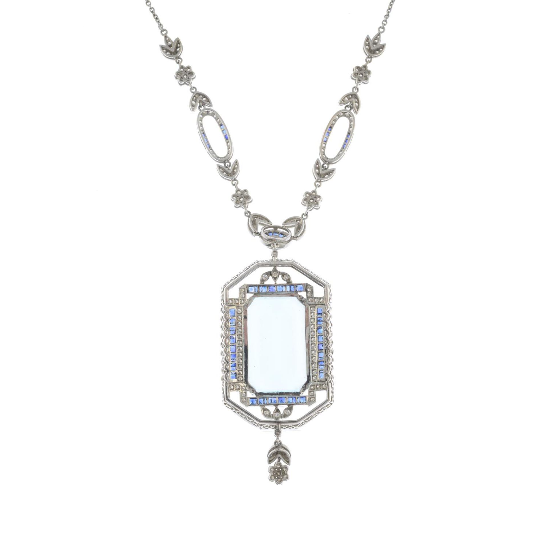 An aquamarine, sapphire and brilliant-cut diamond necklace.Aquamarine calculated weight 63.6cts, - Bild 4 aus 5