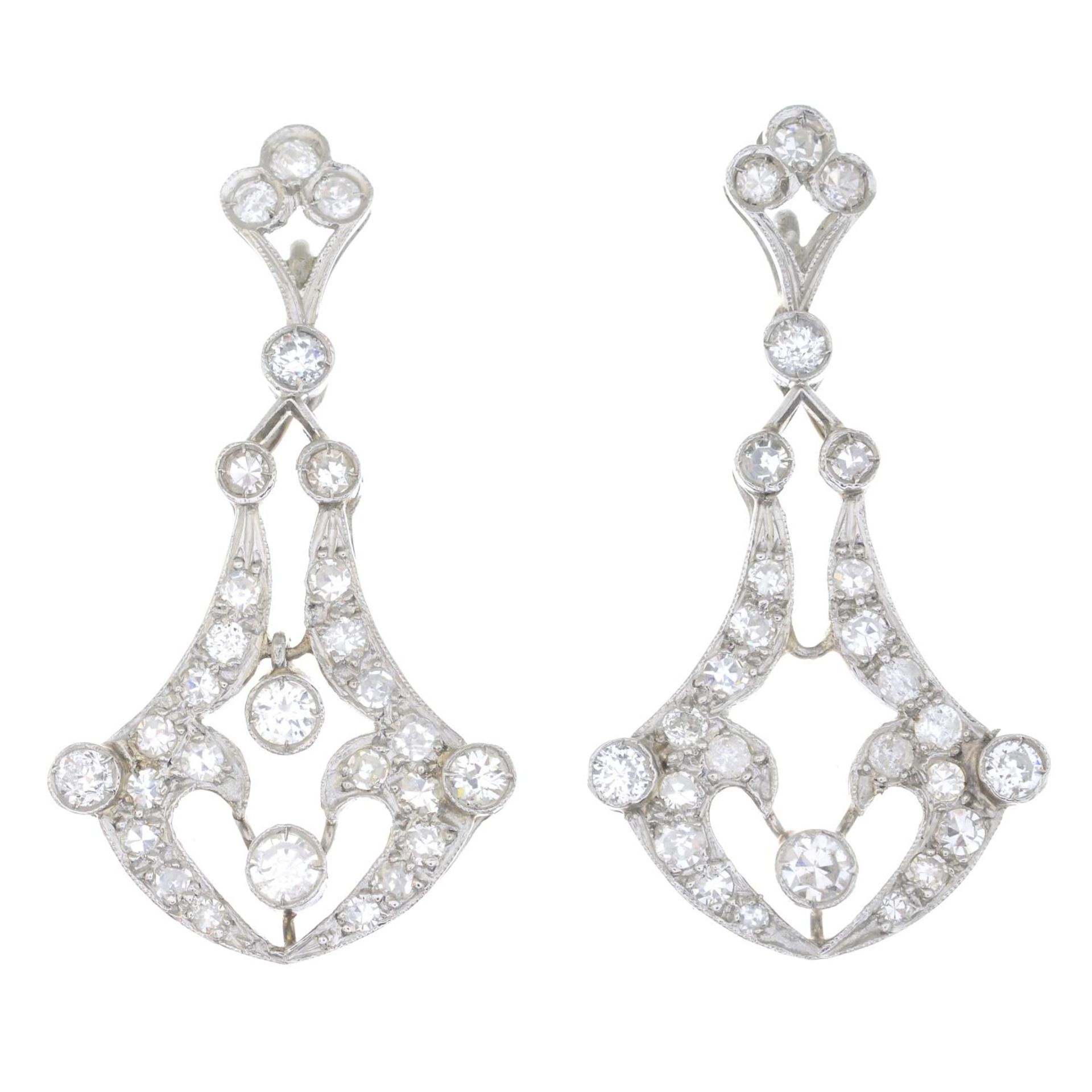 A pair of vari-cut diamond earrings.Estimated total diamond weight 1.20cts, - Bild 3 aus 3