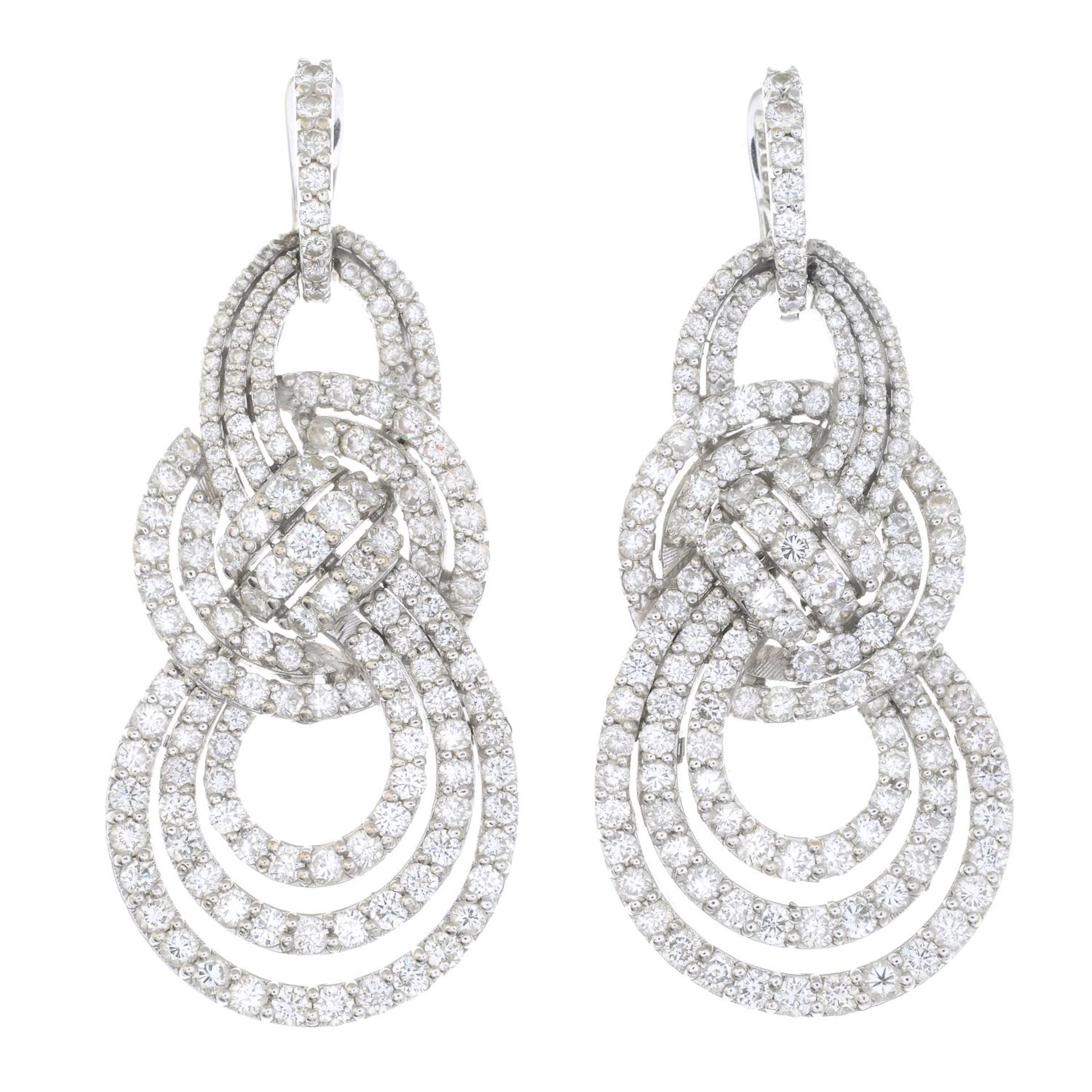 A pair of brilliant-cut diamond drop earrings.Estimated total diamond weight 4cts, - Bild 3 aus 4