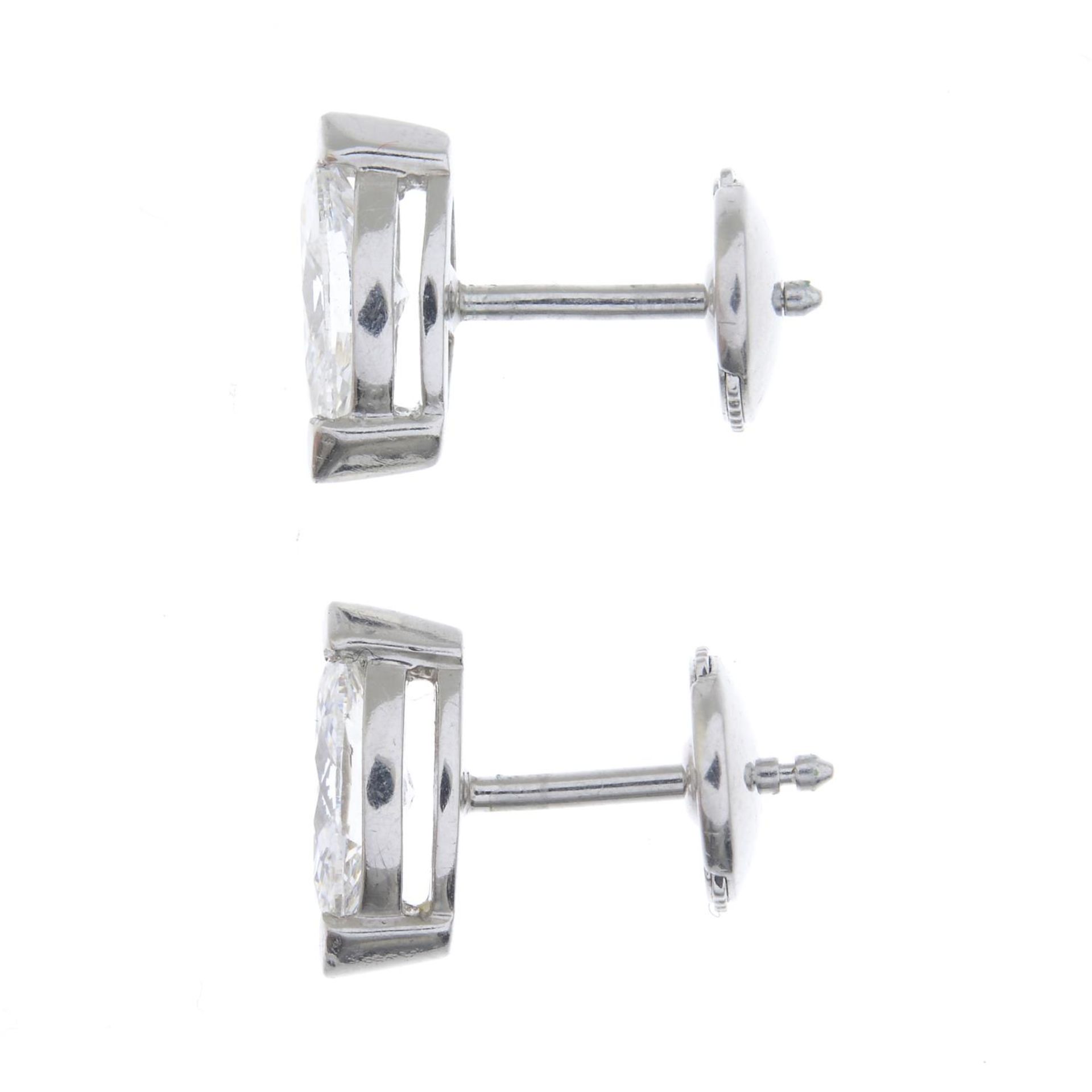 A pair of marquise-shape diamond stud earrings. - Bild 2 aus 3