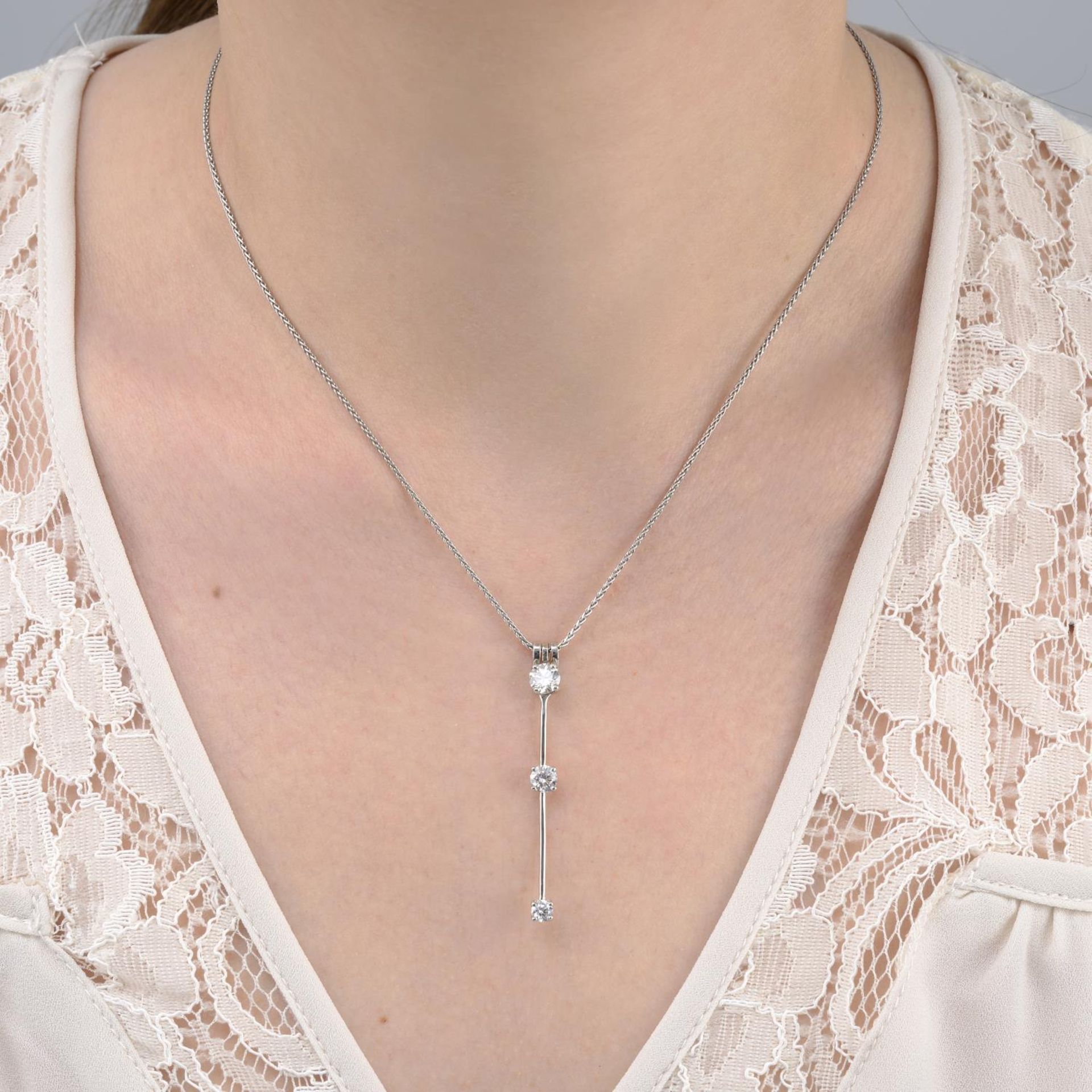 A platinum brilliant-cut diamond necklace, - Bild 3 aus 5